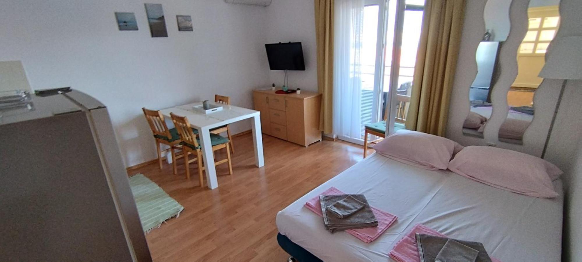 Apartmani Izvor 帕格 外观 照片